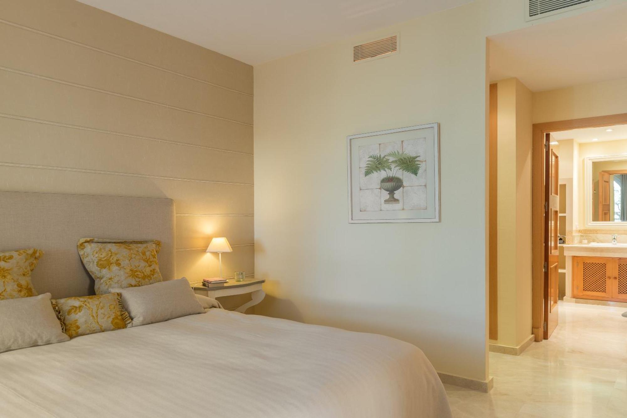 Resort Villas Andalucia 贝纳鲁普·卡萨斯·别哈斯 客房 照片