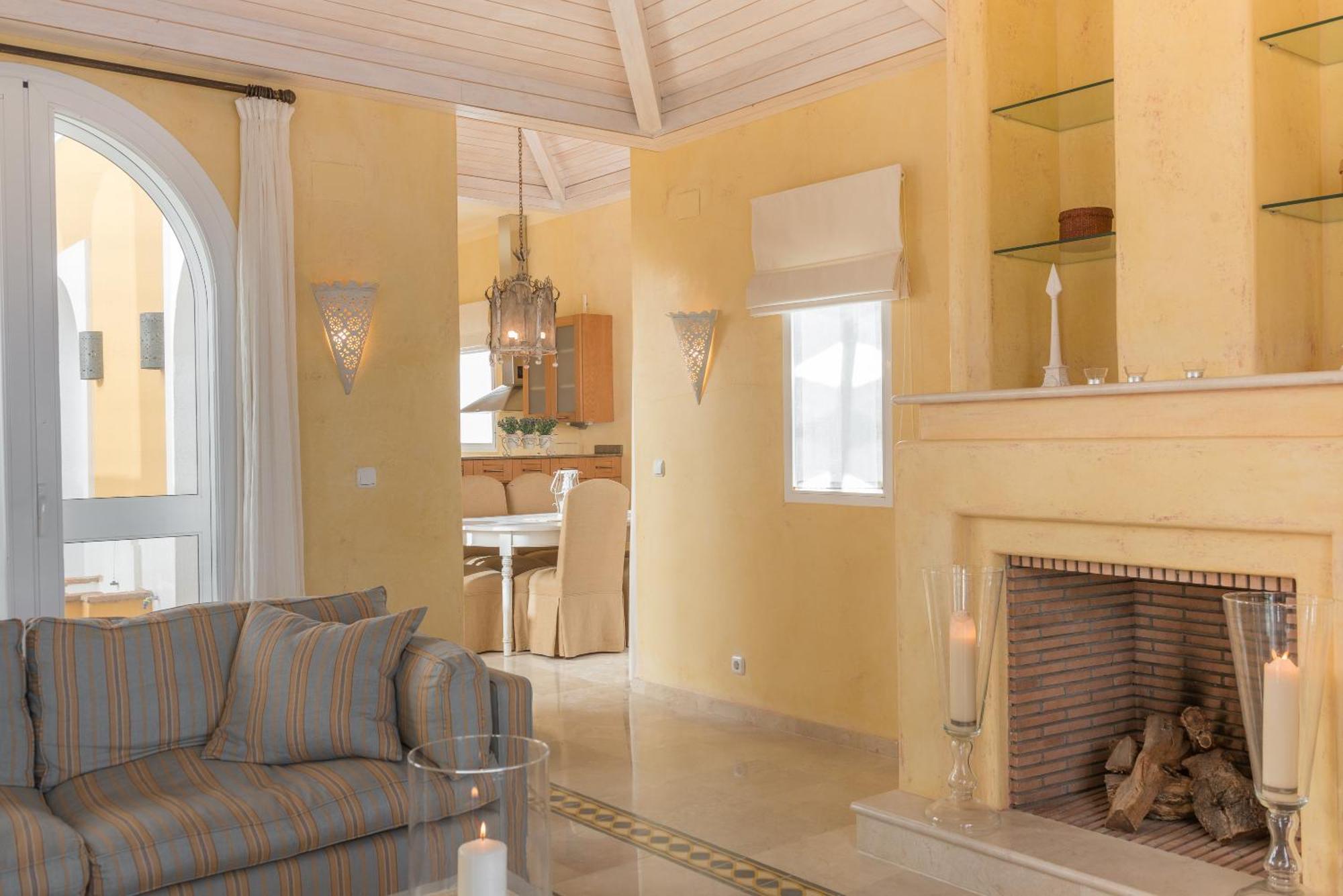 Resort Villas Andalucia 贝纳鲁普·卡萨斯·别哈斯 客房 照片