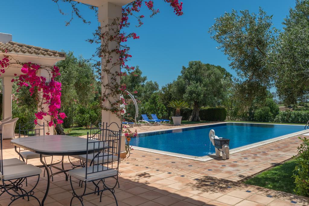 Resort Villas Andalucia 贝纳鲁普·卡萨斯·别哈斯 外观 照片