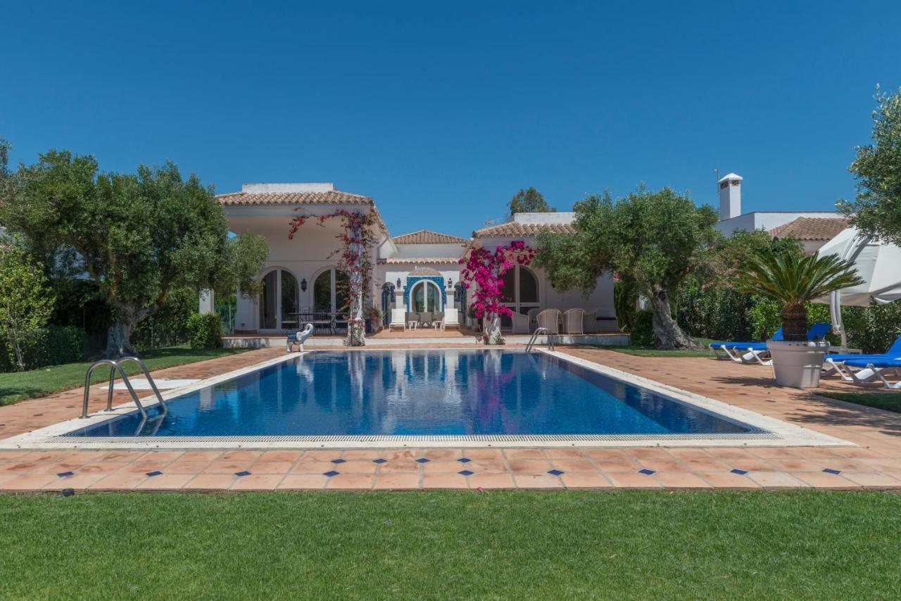 Resort Villas Andalucia 贝纳鲁普·卡萨斯·别哈斯 外观 照片